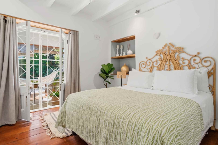 5 Bedroom Property for Sale in The Meadows Western Cape